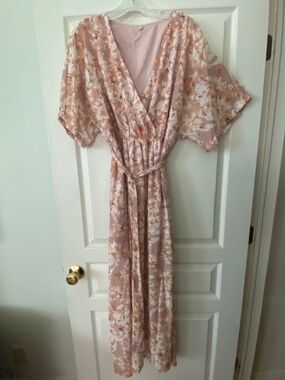 Floral maxi dress pink blush colors Size Large